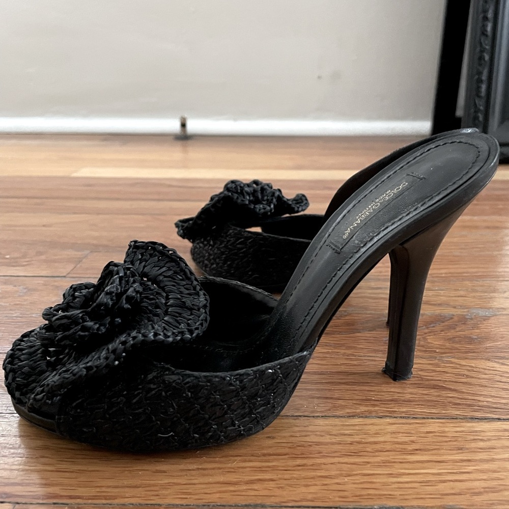 DOLCE&GABBANA Leather flower-weave peep toe heel, Excellent condition, size 36